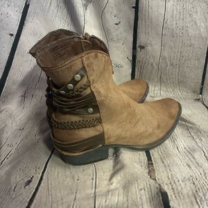 Coconuts by Matisse Outsider Western Strappy Embellished Ankle Boot Wmns Sz 8.5